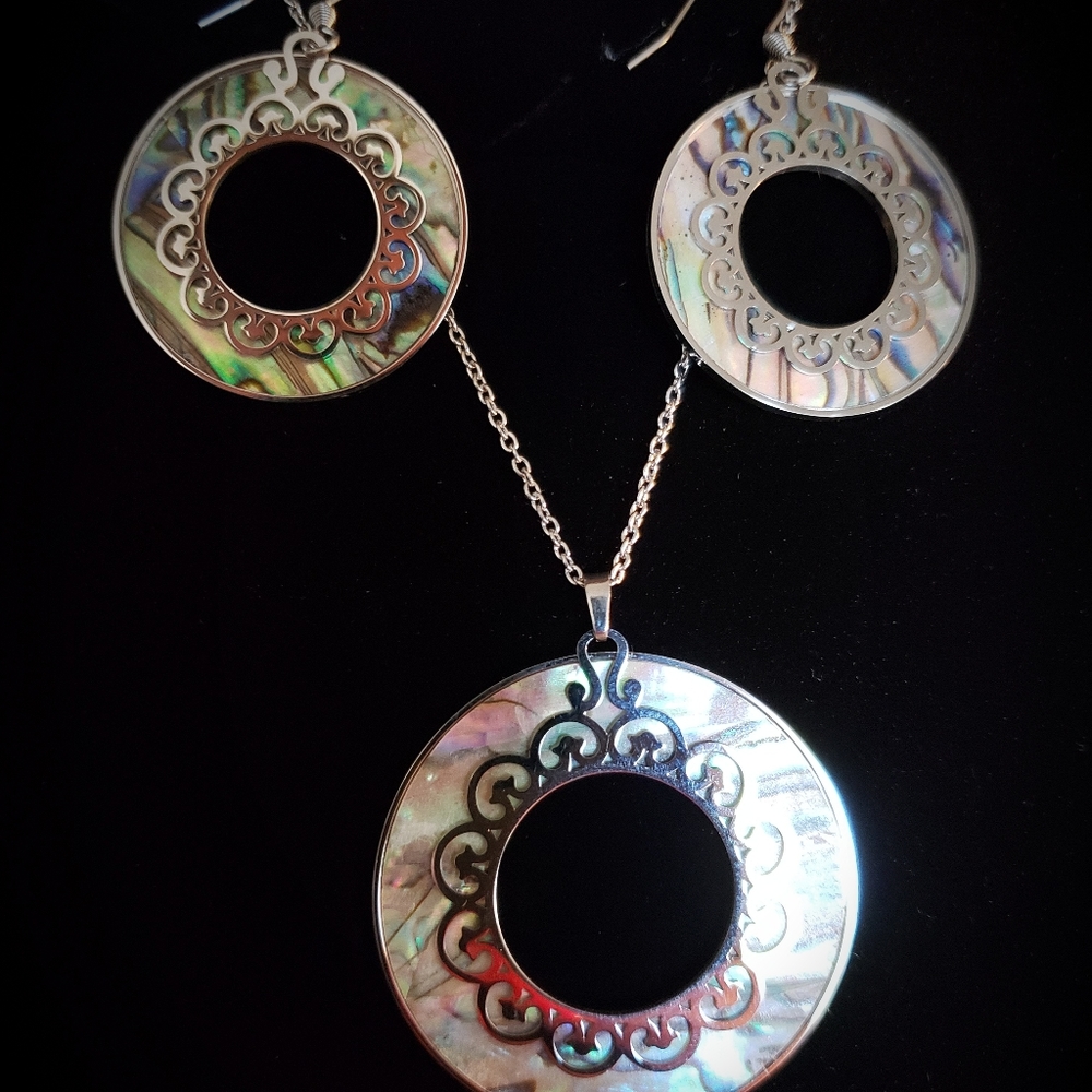 Abalone shell earrings and pendant